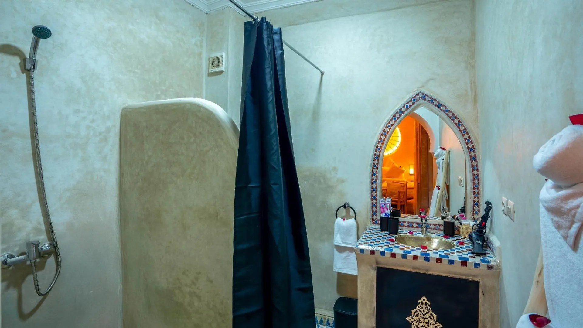 Riad Le Graff Pink Marrakesh Bed & Breakfast