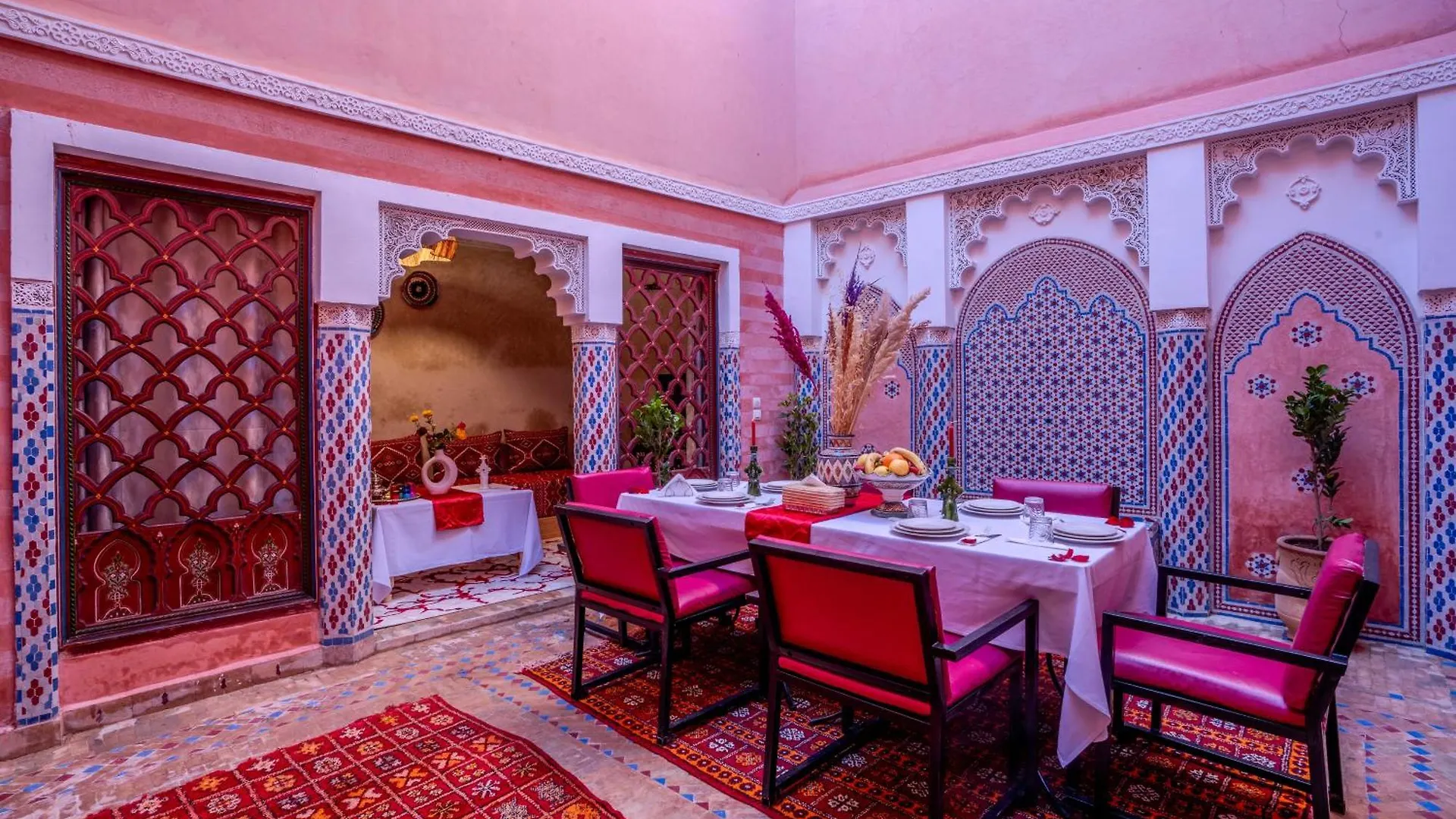 Bed & Breakfast Riad Le Graff Pink Marrakesh