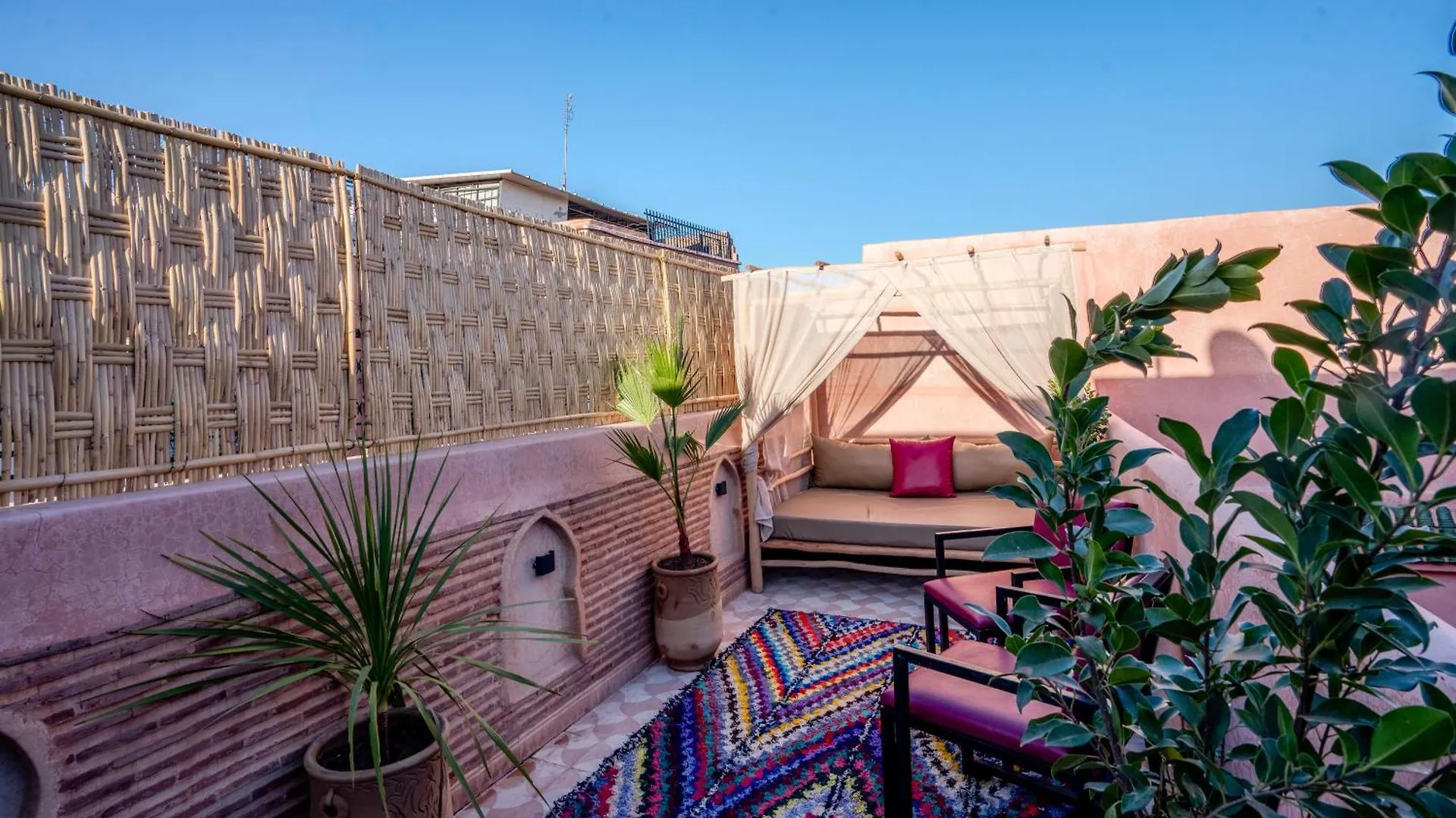 Riad Le Graff Pink Marrakesh Bed & Breakfast